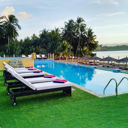 Foxy'S Beach Resort San Vicente  Extérieur photo