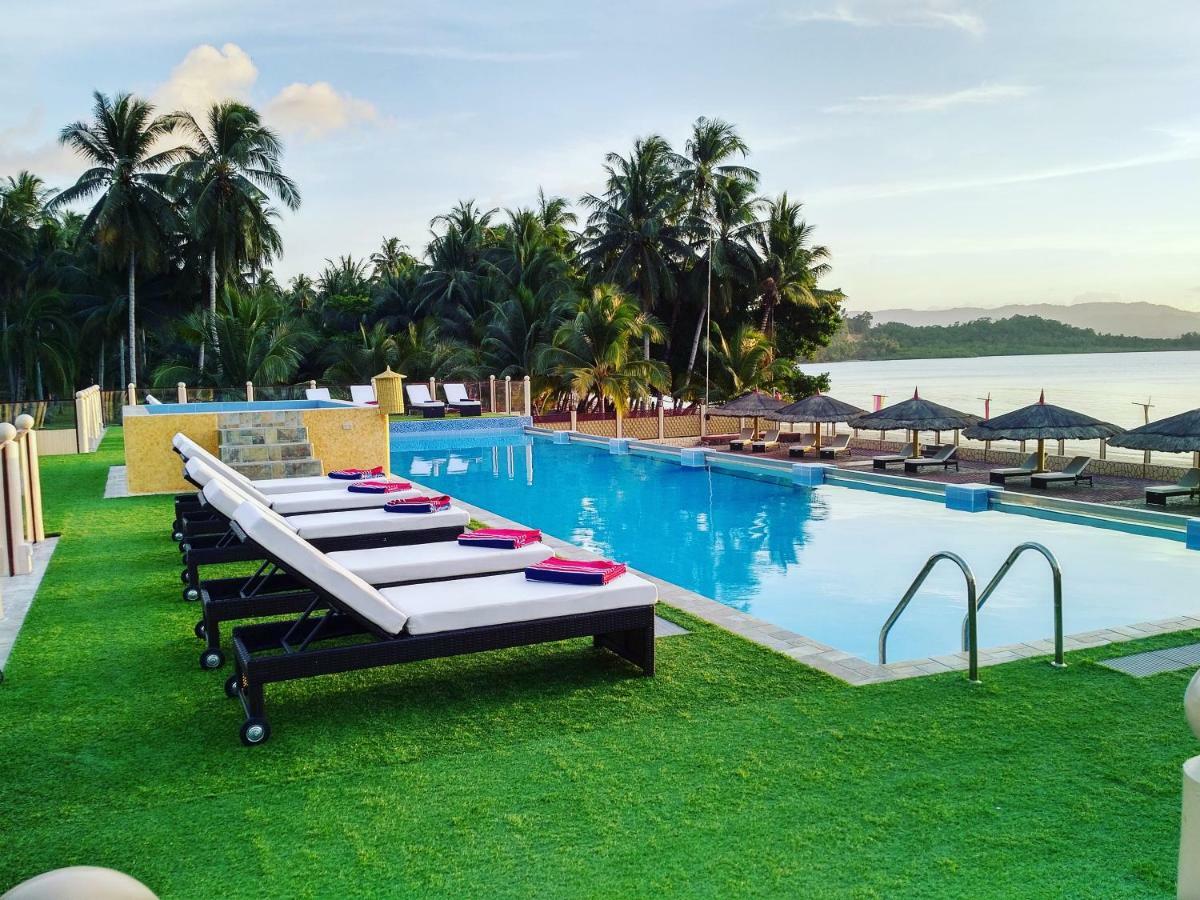 Foxy'S Beach Resort San Vicente  Extérieur photo