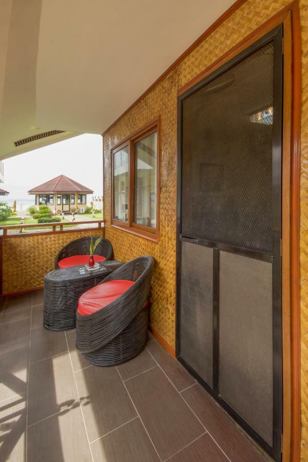 Foxy'S Beach Resort San Vicente  Extérieur photo